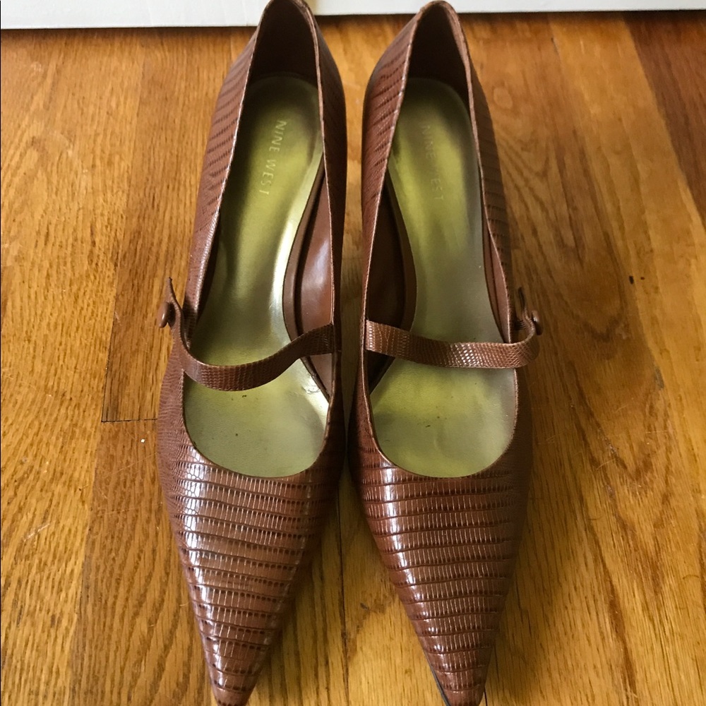 Amazing brown pointed Mary Jane heels
