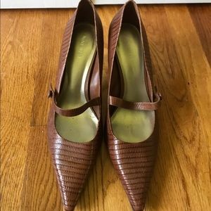 Amazing brown pointed Mary Jane heels