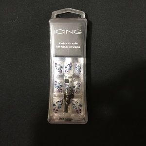 BRAND NEW! Glue on nail set