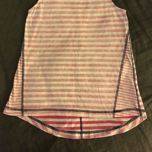 💥💥LAST CALL💥💥 Sleeveless Hi-Lo Striped Top - Picture 3 of 7