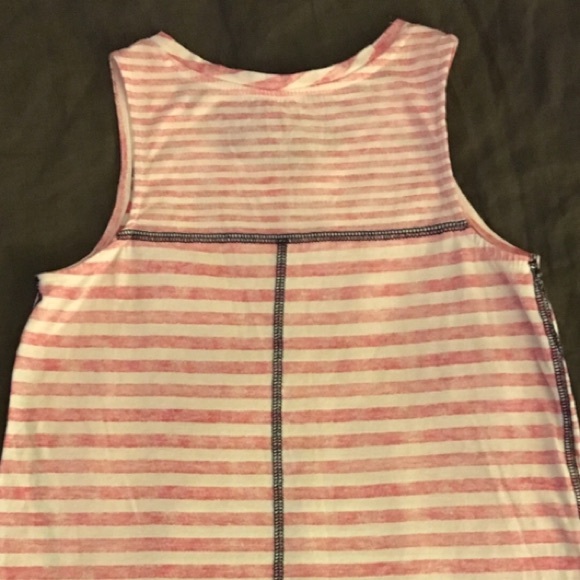 💥💥LAST CALL💥💥 Sleeveless Hi-Lo Striped Top - Picture 7 of 7