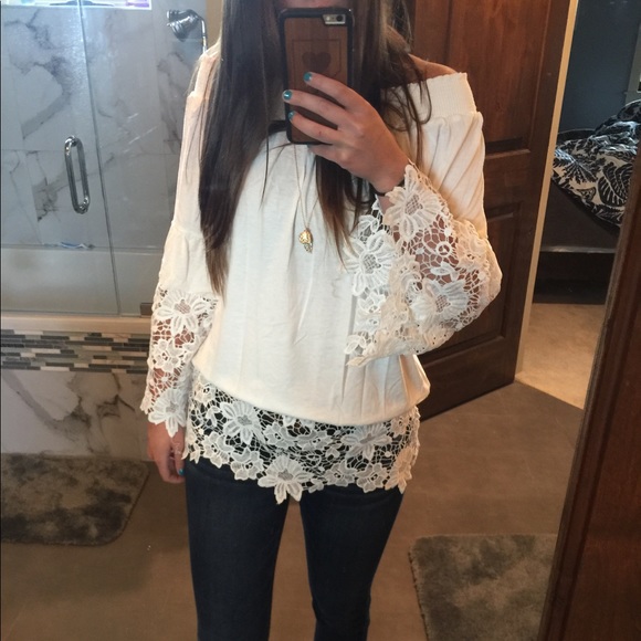 Lace Off the Shoulder Tunic - Picture 2 of 4