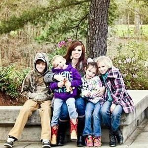 Meet your Posher, Alissa