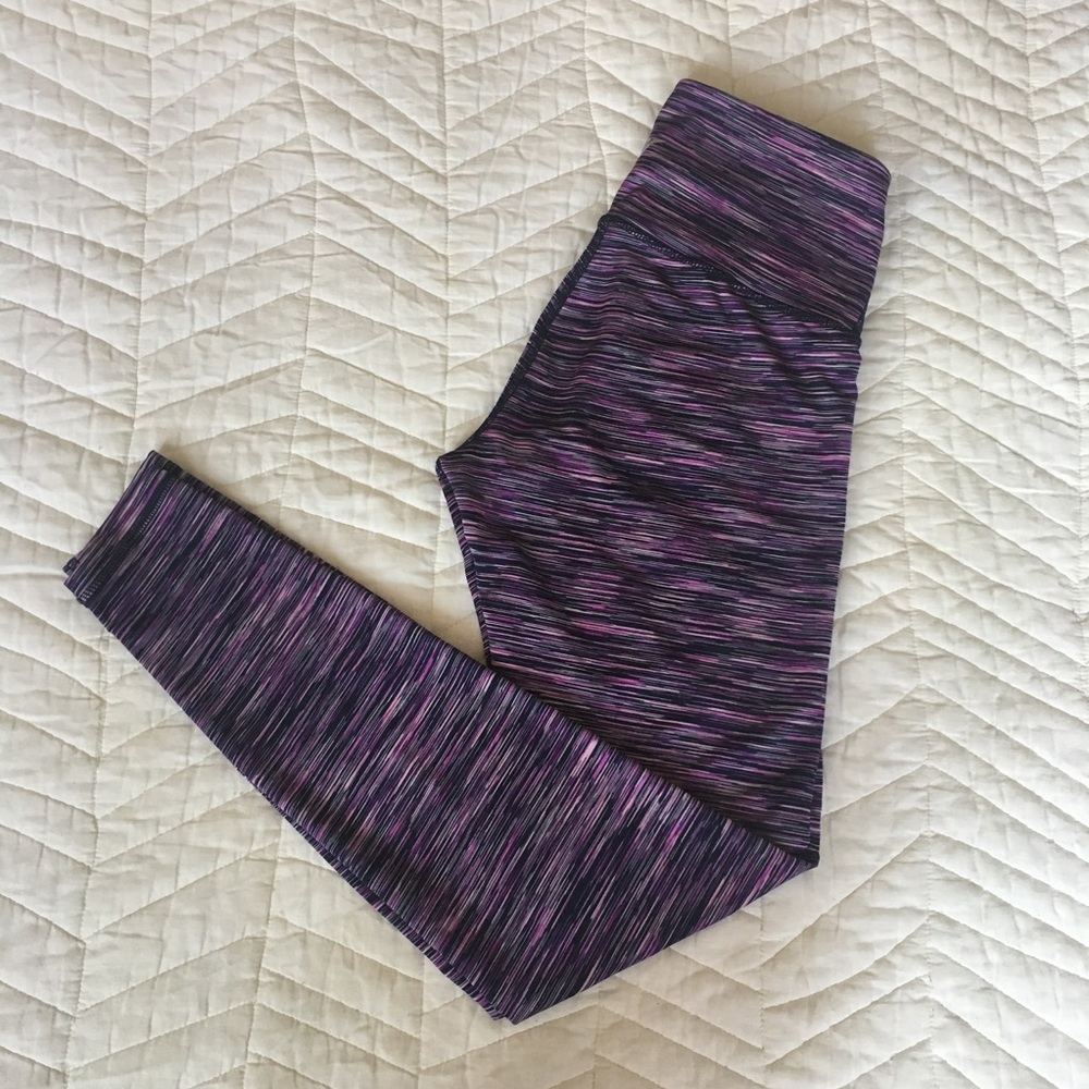 ✨SOLD✨Old Navy Go Dry workout leggings.