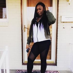 Meet your Posher, Ayanna