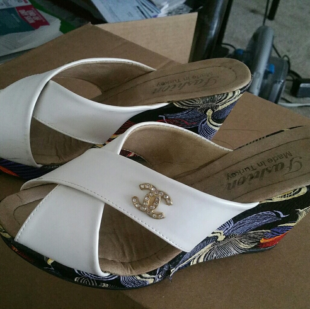 Shoe - Picture 2 of 3