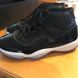 Air Jordan 11 retro space jam  size 9.5 men's.