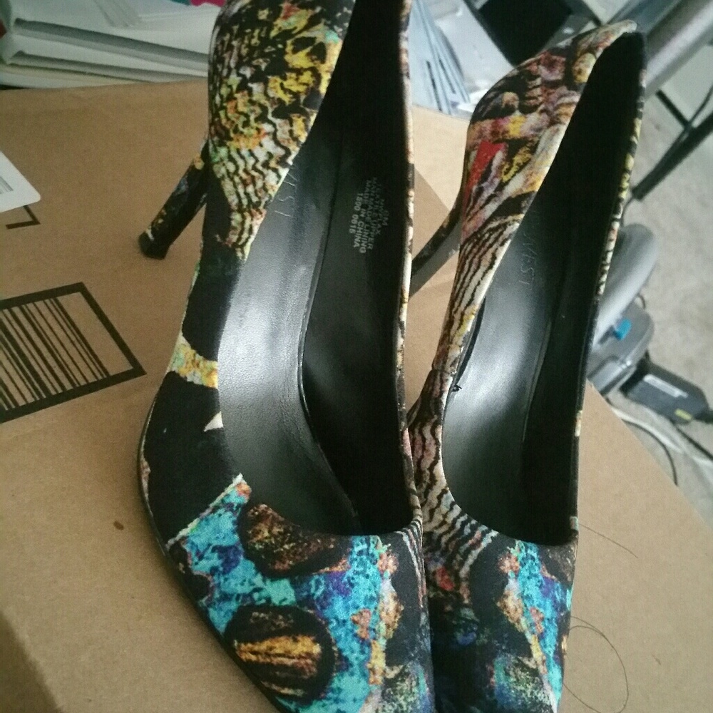 Shoe - Picture 2 of 2