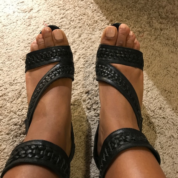 🖤Black Ankle Strap Heels🖤 - Picture 3 of 5