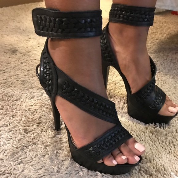 🖤Black Ankle Strap Heels🖤 - Picture 5 of 5