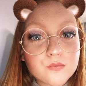 Meet your Posher, Macie