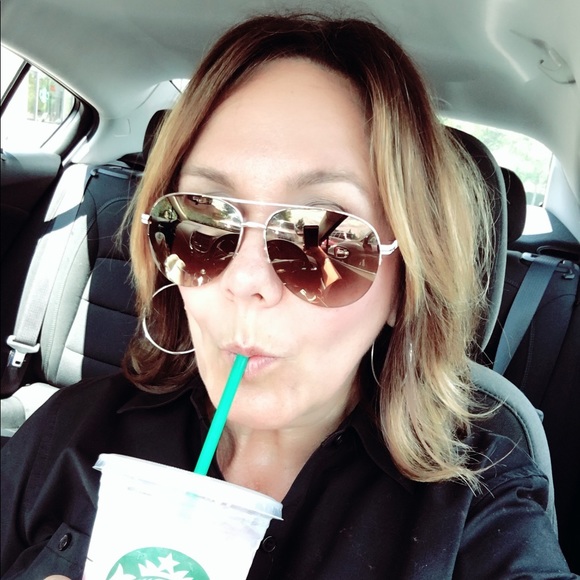 Meet your Posher, Robin - Picture 1 of 1