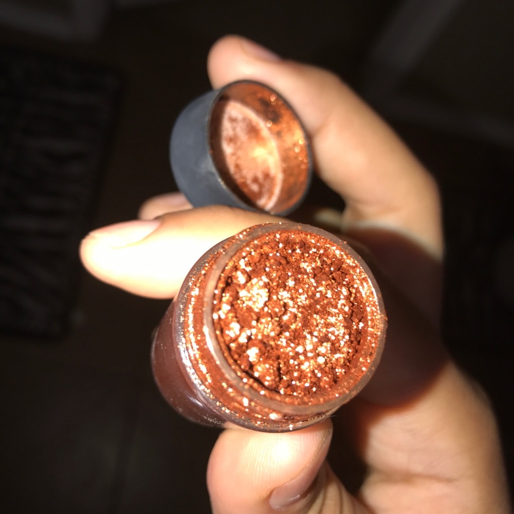 MAC pigment