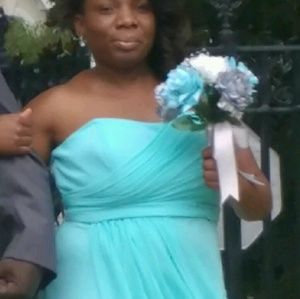Meet your Posher, Robynetta