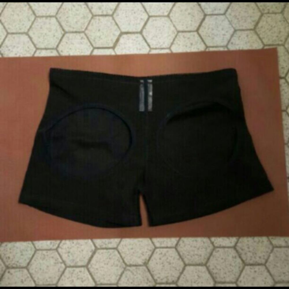BLACK SHORT BUTT LIFTER SHAPER CONTROL - Picture 2 of 4