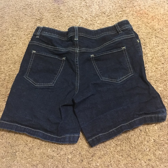 Shorts - Picture 2 of 2