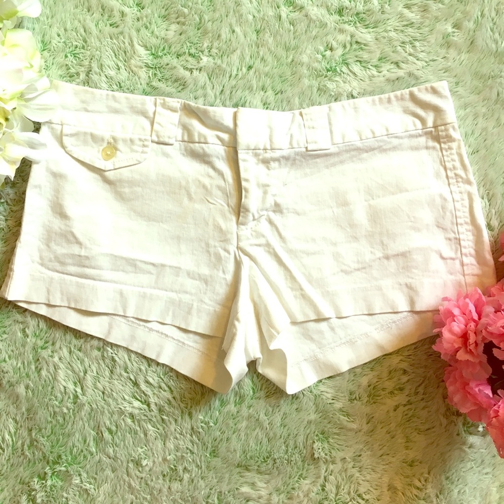 🦋AE White Shorts🦋