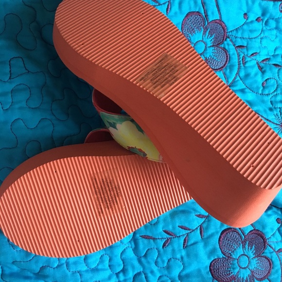 Sandals - Picture 2 of 2