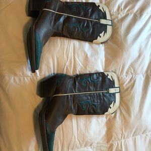 Cowgirl boots ❤️