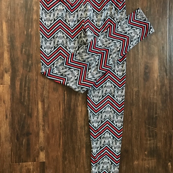 Lularoe OS Americana leggings worn and washed once - Picture 2 of 2