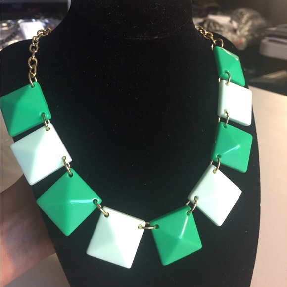 Green & Gold Statement Necklace - Picture 2 of 3