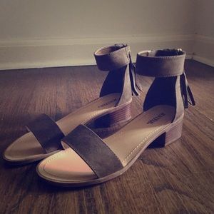 JustFab never worn brown sandals