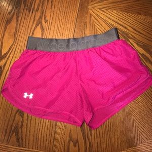 UNDER ARMOUR ATHLETIC SHORTS