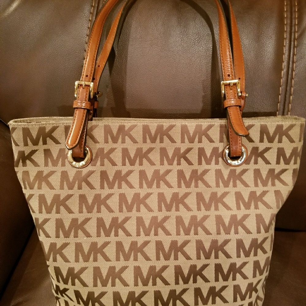 Michael kors purse