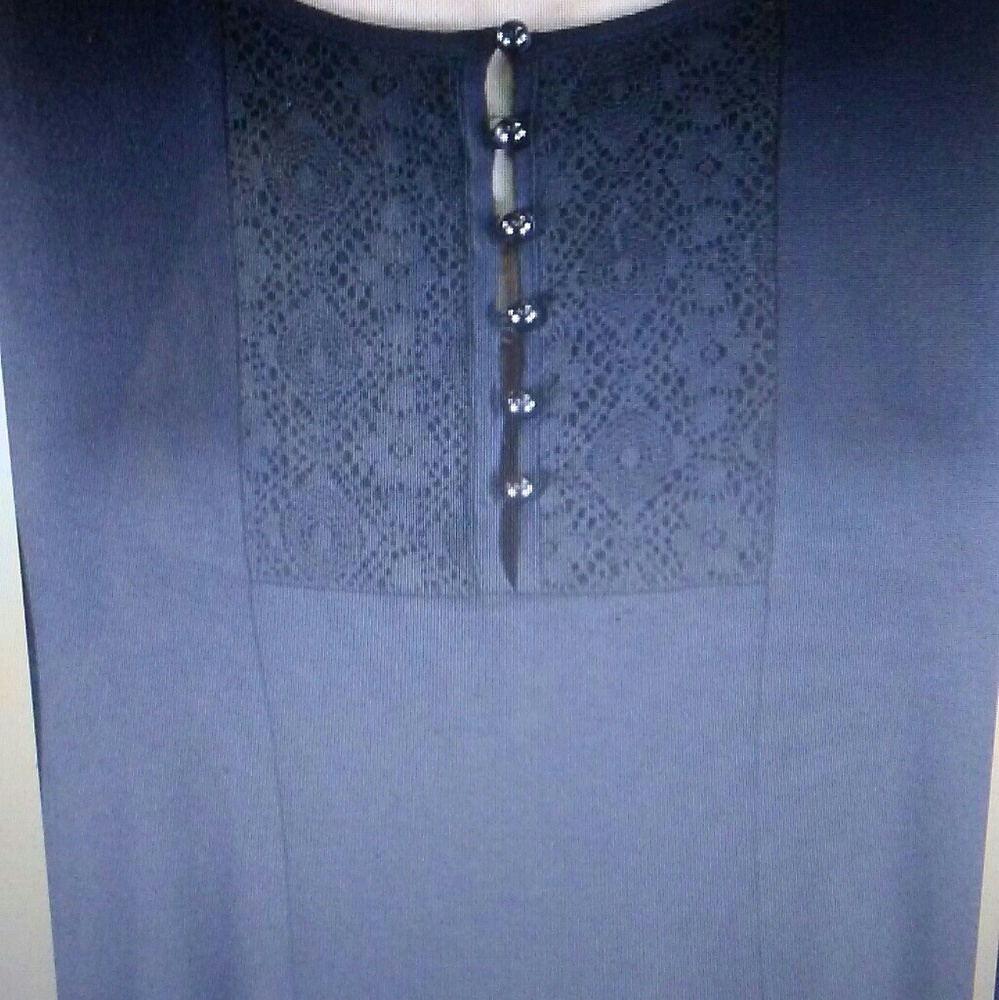 Top - Picture 2 of 2