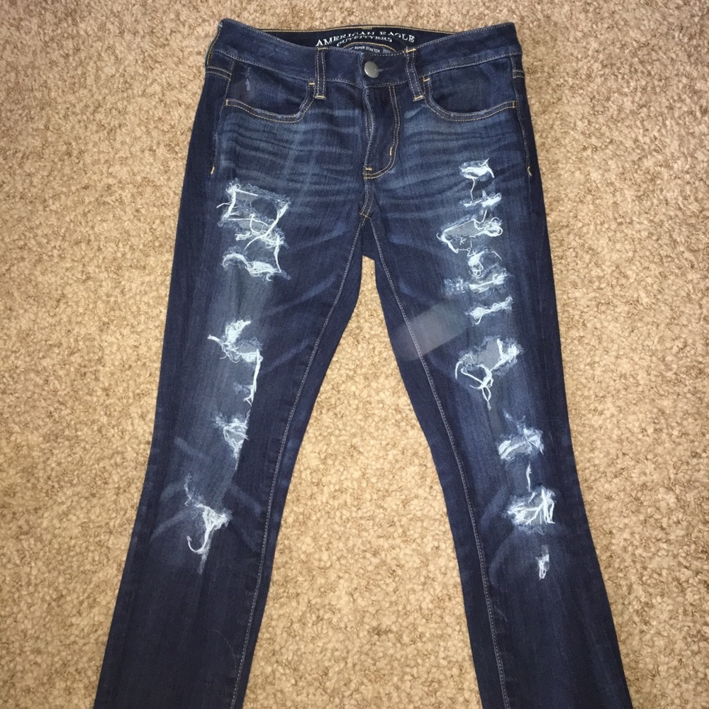 Dark wash, destroyed American eagle jeggings !!!