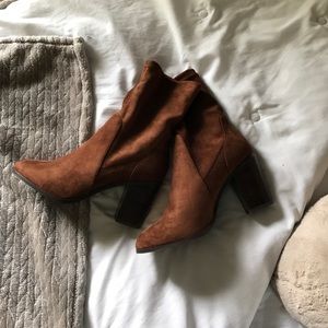 Suede boots