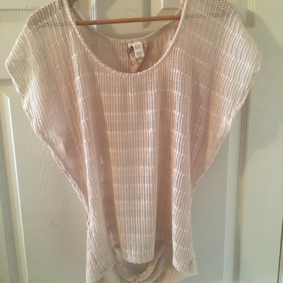 Open Back Keyhole Top - Picture 2 of 2