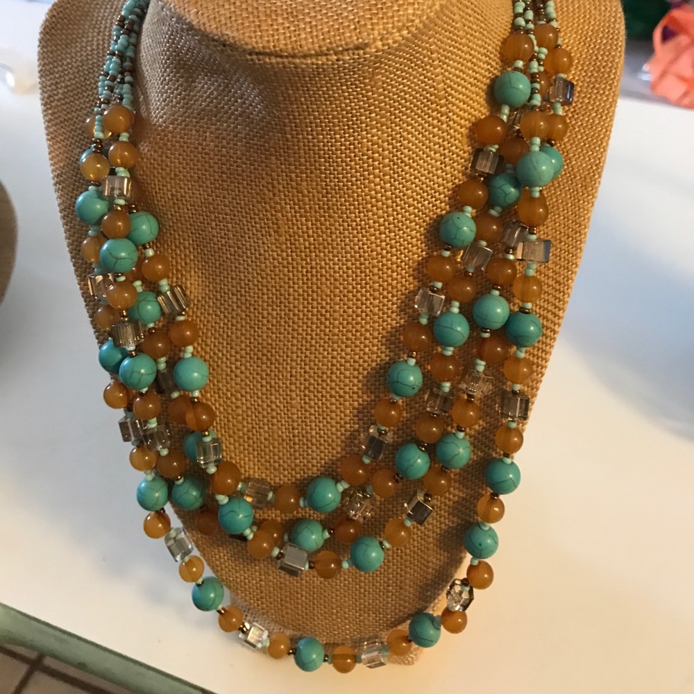 BOHO CHIC NWT TURQUOISE AND LUCITE  NECKLACE