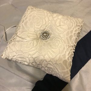 Ring pillow