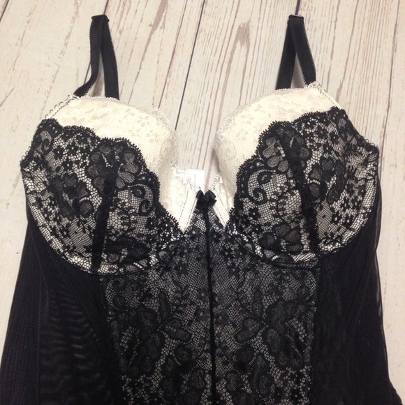 {Victoria's Secret} Lace Bustier - Picture 2 of 4