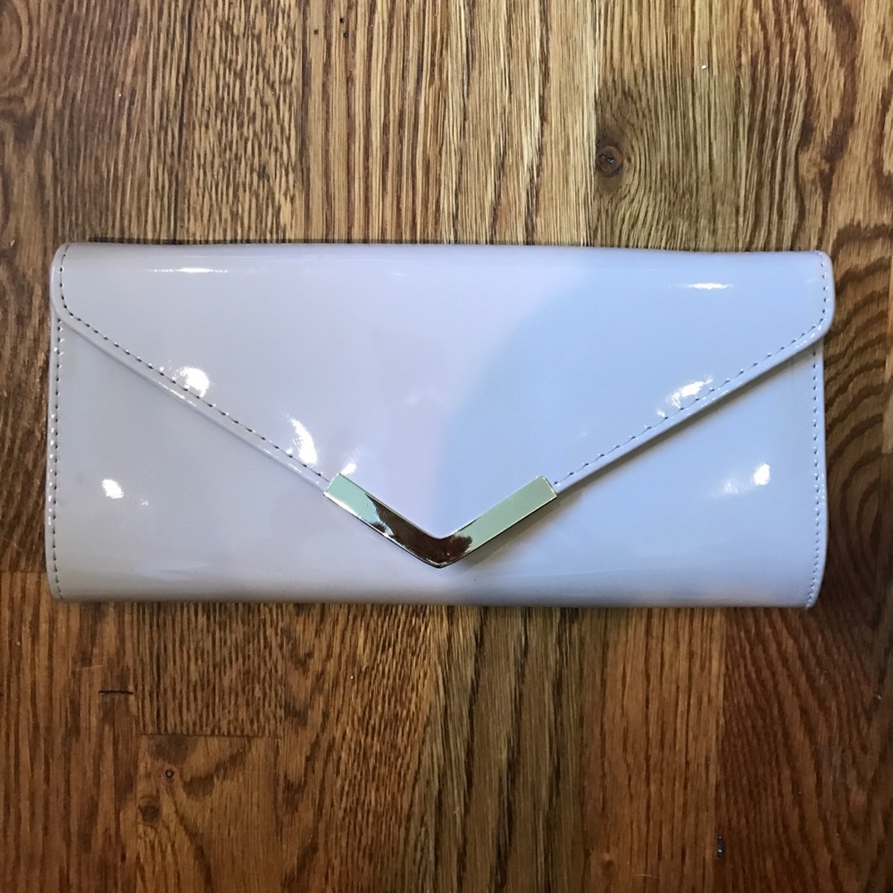 Blush/beige patent leather clutch