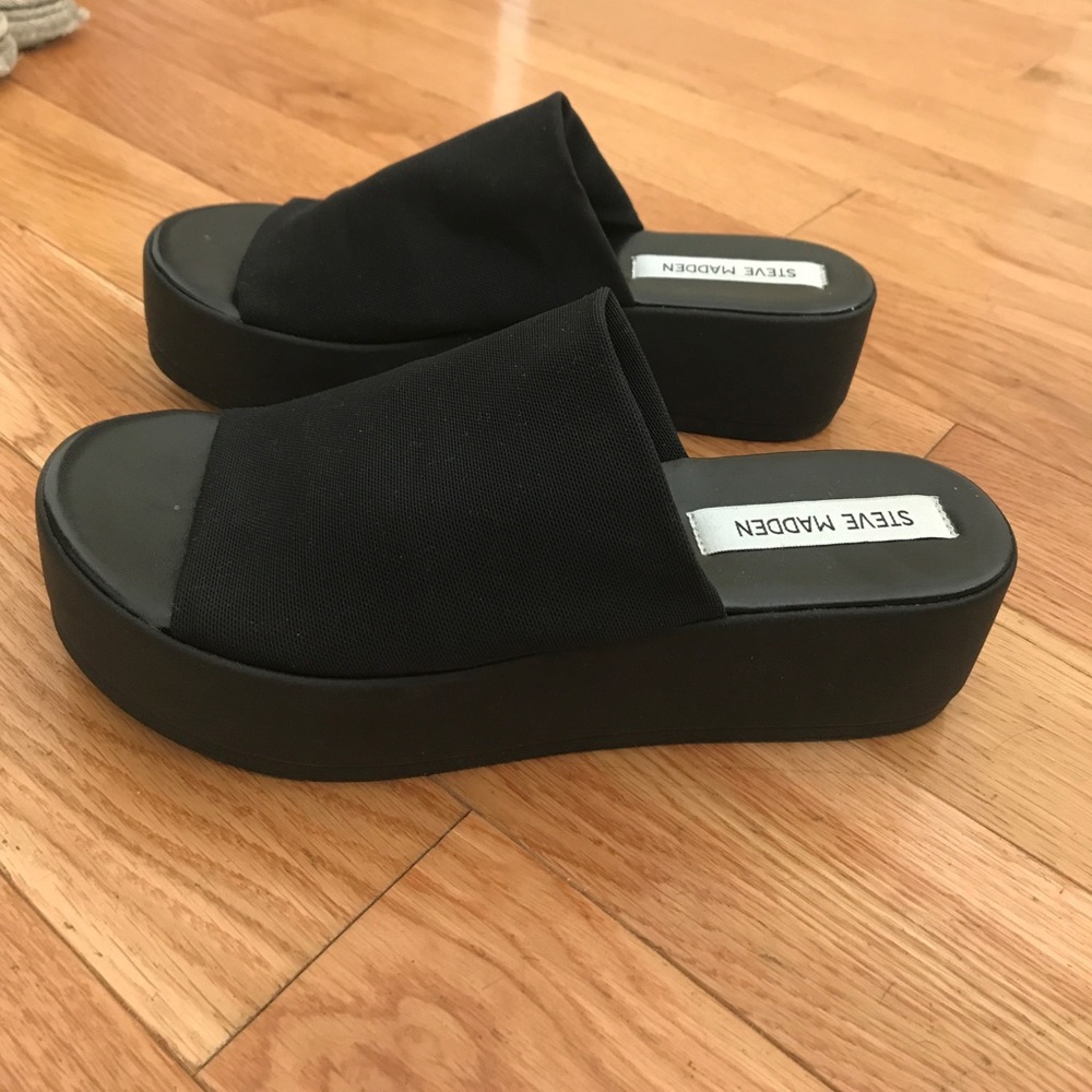 Steve Madden slinky slip on sandals
