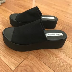 Steve Madden slinky slip on sandals