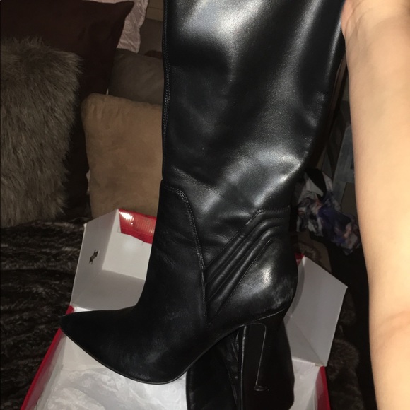 GUESS authentic leather high knee boots - Picture 1 of 7