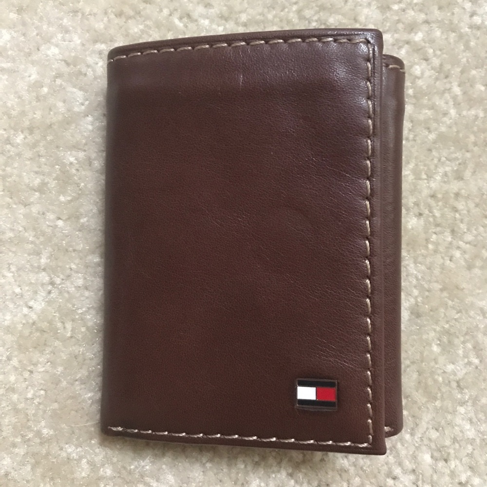Tommy Hilfiger Trifold Wallet