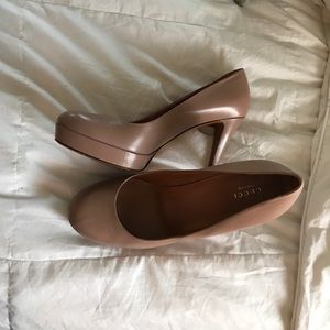 Gucci Leather Round Toe Platform Heel Pump