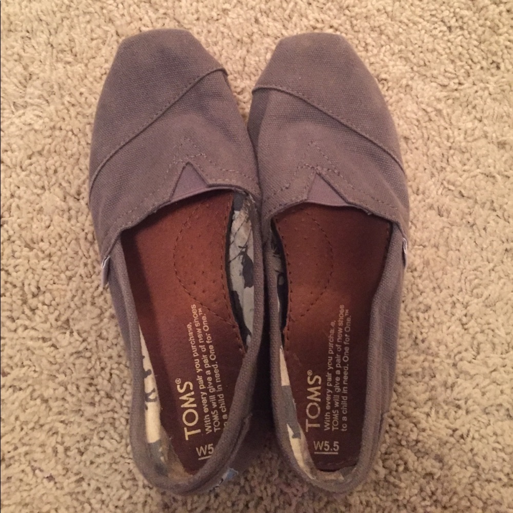 Gray Toms