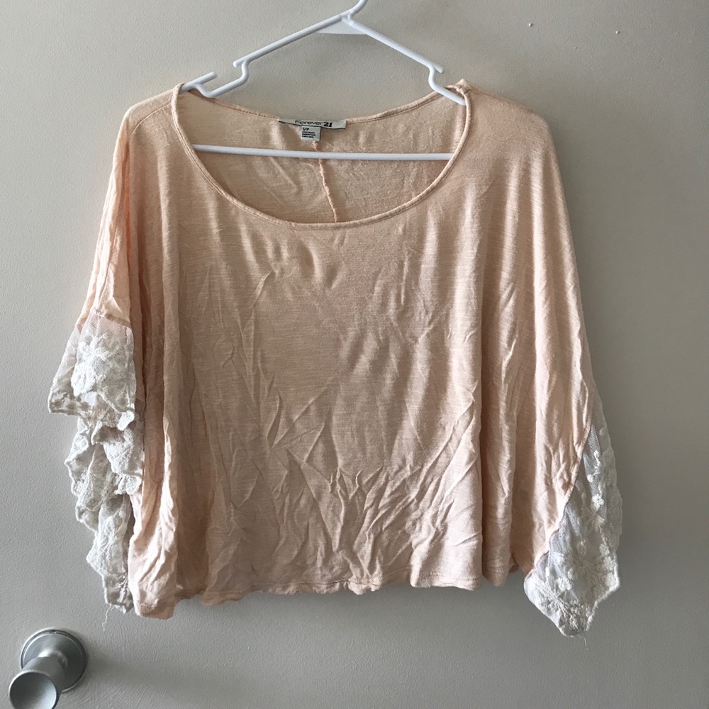 Lace sleeve crop top