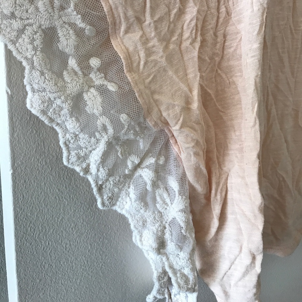 Lace sleeve crop top - Picture 2 of 3
