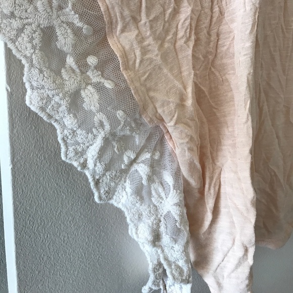 Lace sleeve crop top - Picture 2 of 3