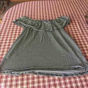 Black and white stripes off the shoulder top sz xl