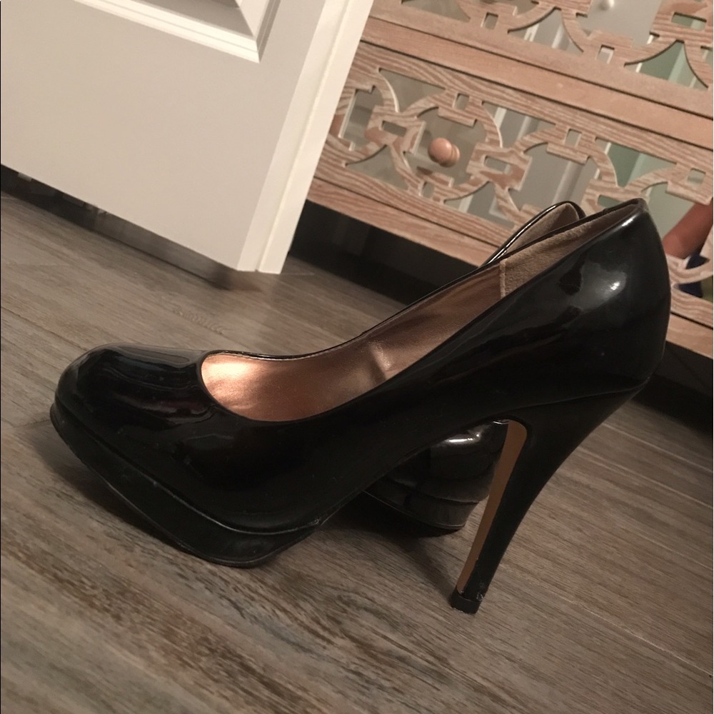 Steve Madden black pumps