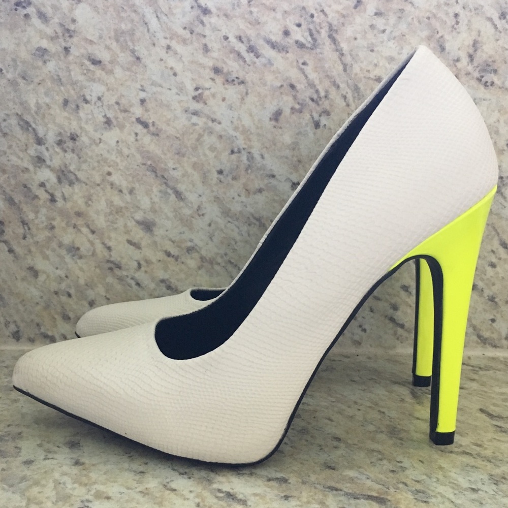 White/Neon Yellow Pointed Heels: NWOT