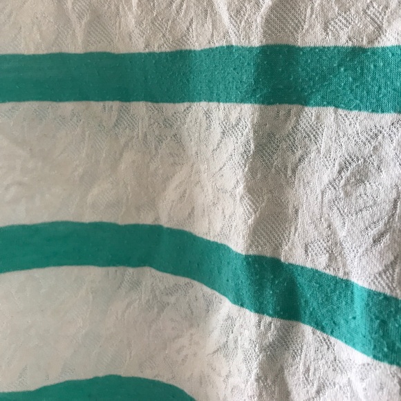 Lace and teal striped crop top - Picture 2 of 3