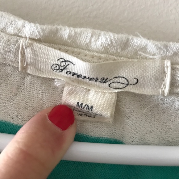 Lace and teal striped crop top - Picture 3 of 3